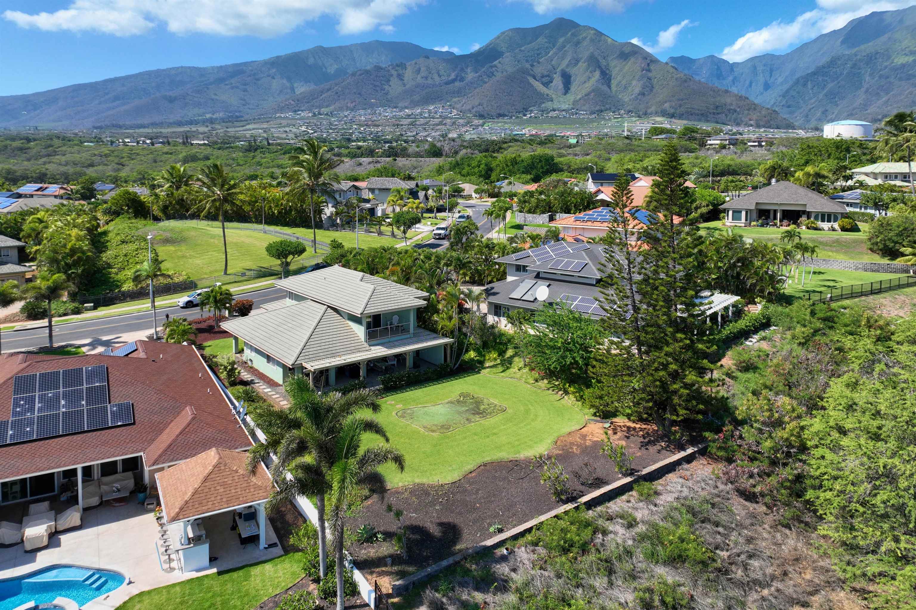 46 Molehulehu Loop in The Legends at Maui Lani 794,000 Kahului